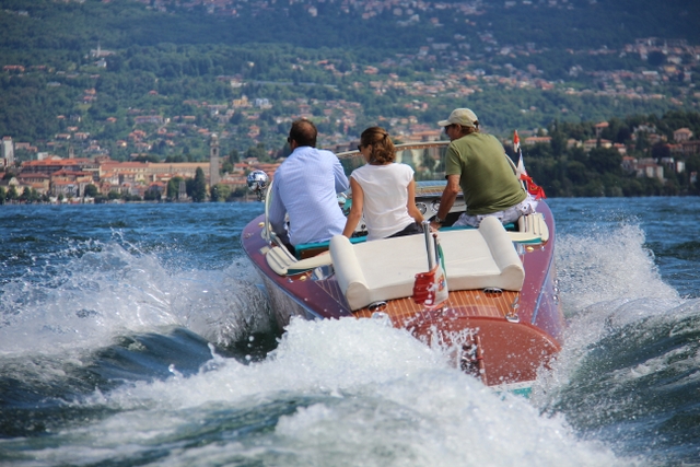 Riva in navigazione sul Lago Maggiore Foto Maccione 1